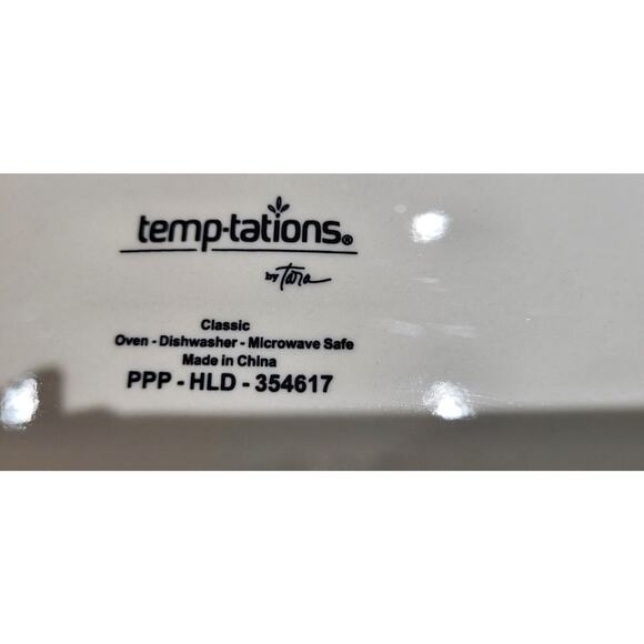 Temptations Oval Sharing Tray Red (14" X 8" X 1.5" H) - Picture 13 of 15